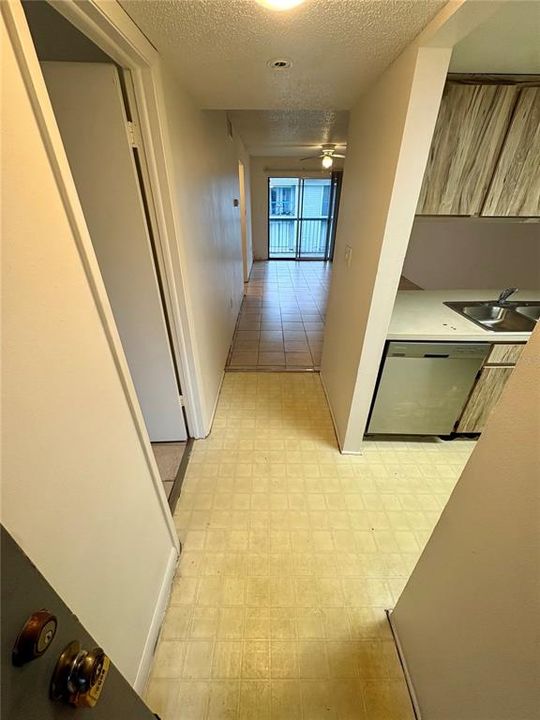 Active With Contract: $133,000 (2 beds, 2 baths, 879 Square Feet)