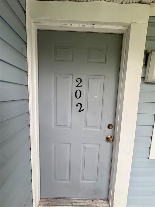 Active With Contract: $133,000 (2 beds, 2 baths, 879 Square Feet)