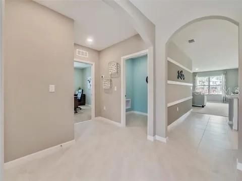 For Rent: $2,400 (4 beds, 2 baths, 1828 Square Feet)