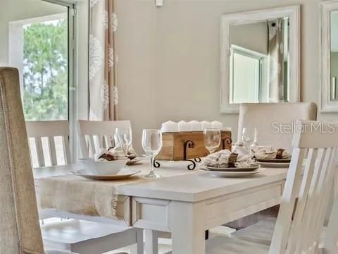 For Rent: $2,400 (4 beds, 2 baths, 1828 Square Feet)