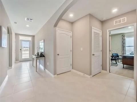 For Rent: $2,400 (4 beds, 2 baths, 1828 Square Feet)
