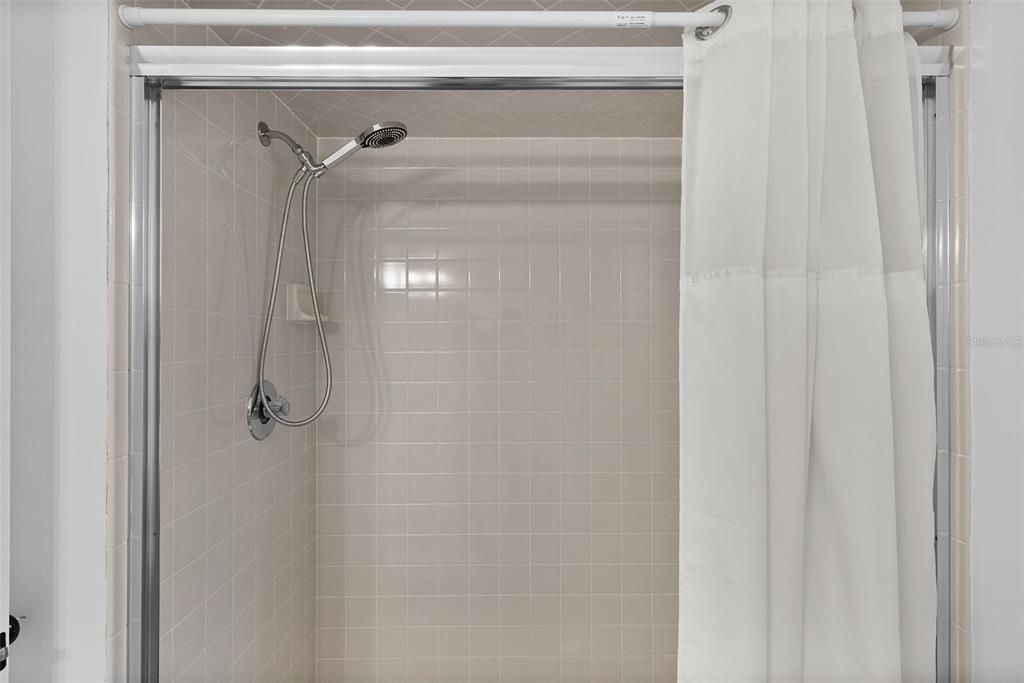 En Venta: $248,800 (2 camas, 2 baños, 1008 Pies cuadrados)
