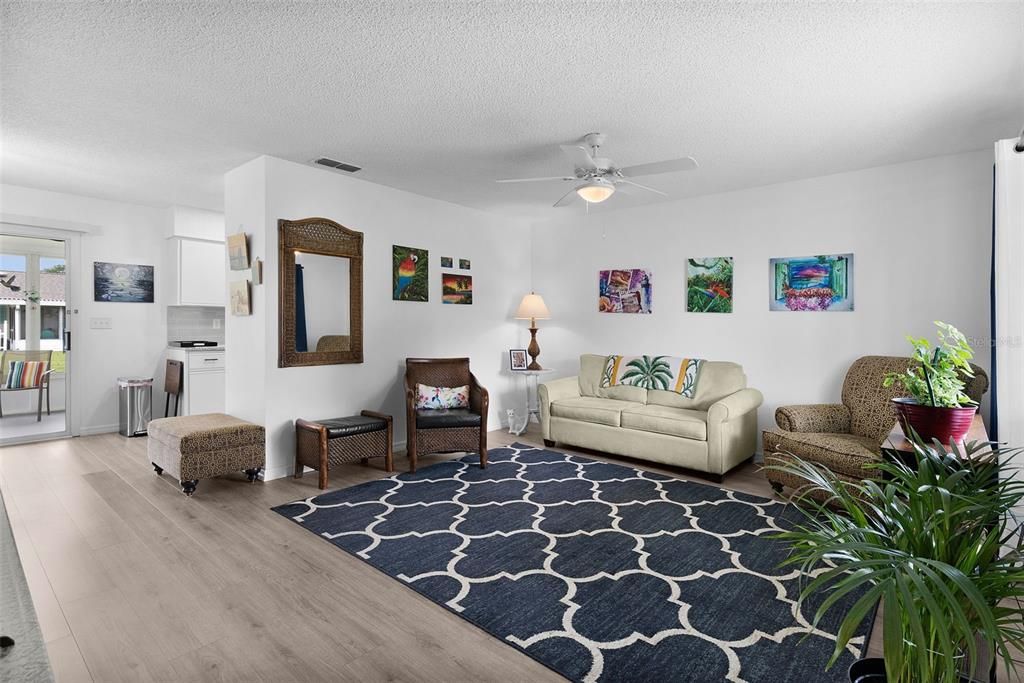 En Venta: $248,800 (2 camas, 2 baños, 1008 Pies cuadrados)