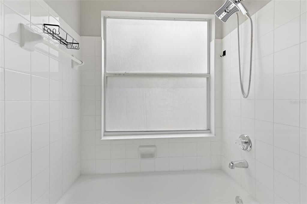 For Rent: $2,700 (3 beds, 2 baths, 1186 Square Feet)