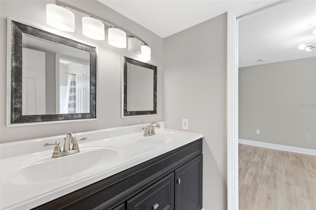 For Rent: $2,700 (3 beds, 2 baths, 1186 Square Feet)