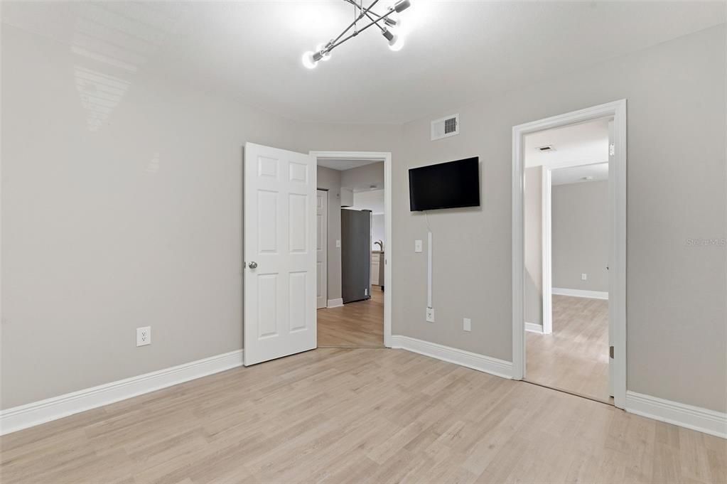 For Rent: $2,700 (3 beds, 2 baths, 1186 Square Feet)