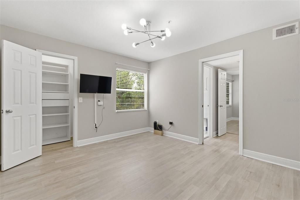 For Rent: $2,700 (3 beds, 2 baths, 1186 Square Feet)