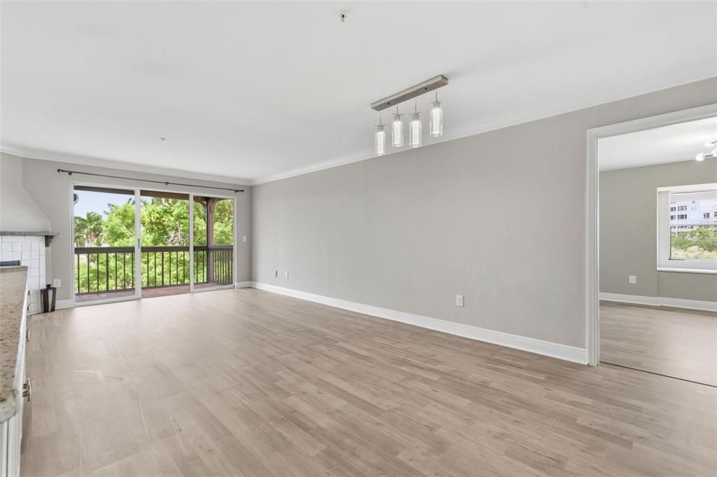 For Rent: $2,700 (3 beds, 2 baths, 1186 Square Feet)