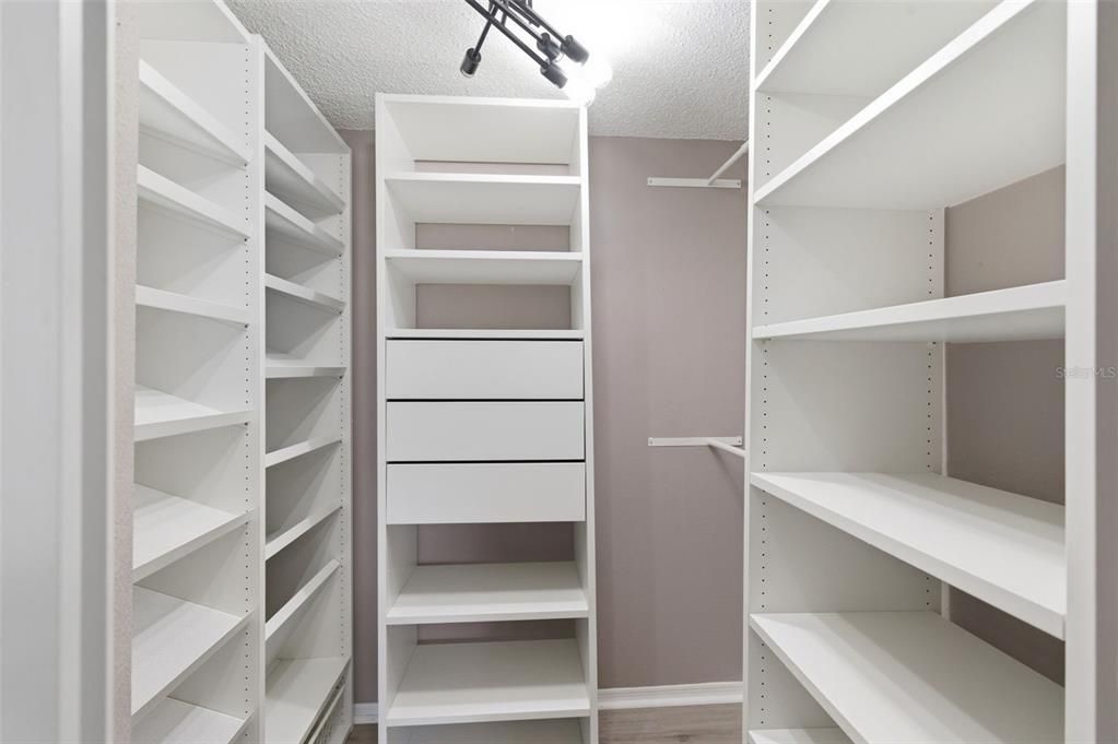 For Rent: $2,700 (3 beds, 2 baths, 1186 Square Feet)