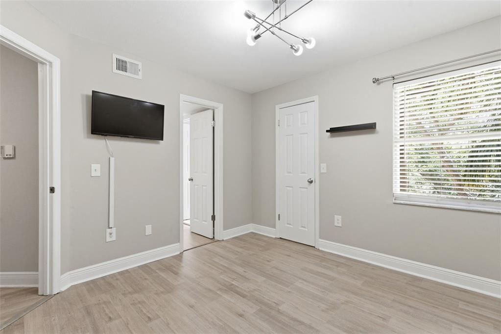 For Rent: $2,700 (3 beds, 2 baths, 1186 Square Feet)