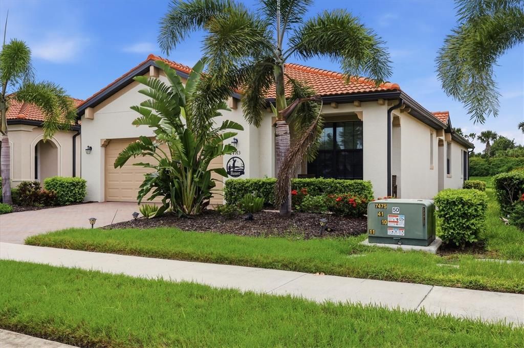 For Sale: $489,000 (2 beds, 2 baths, 1907 Square Feet)