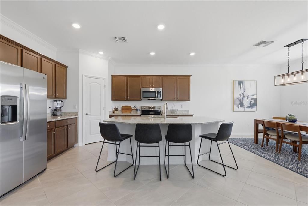 For Sale: $489,000 (2 beds, 2 baths, 1907 Square Feet)