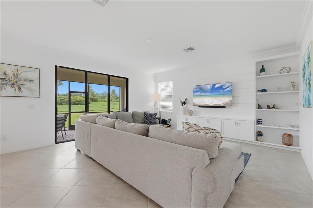 For Sale: $489,000 (2 beds, 2 baths, 1907 Square Feet)