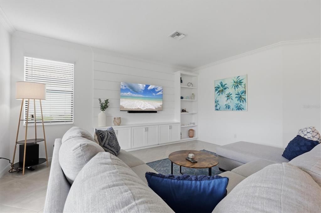 For Sale: $489,000 (2 beds, 2 baths, 1907 Square Feet)