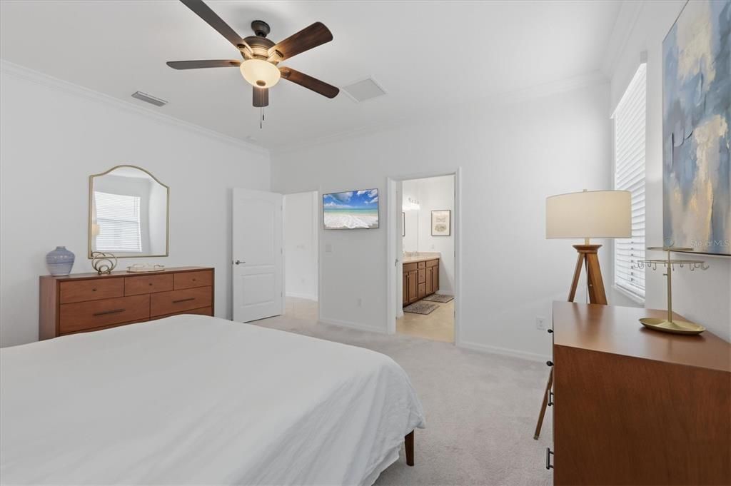 For Sale: $489,000 (2 beds, 2 baths, 1907 Square Feet)