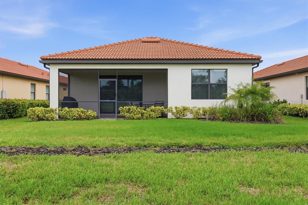 For Sale: $489,000 (2 beds, 2 baths, 1907 Square Feet)