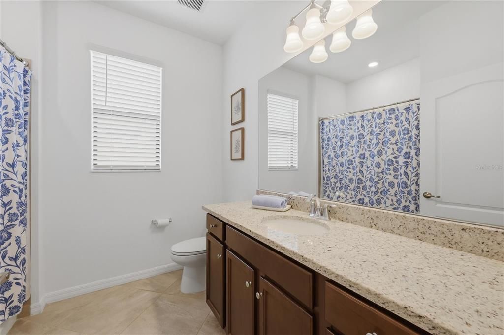 For Sale: $489,000 (2 beds, 2 baths, 1907 Square Feet)