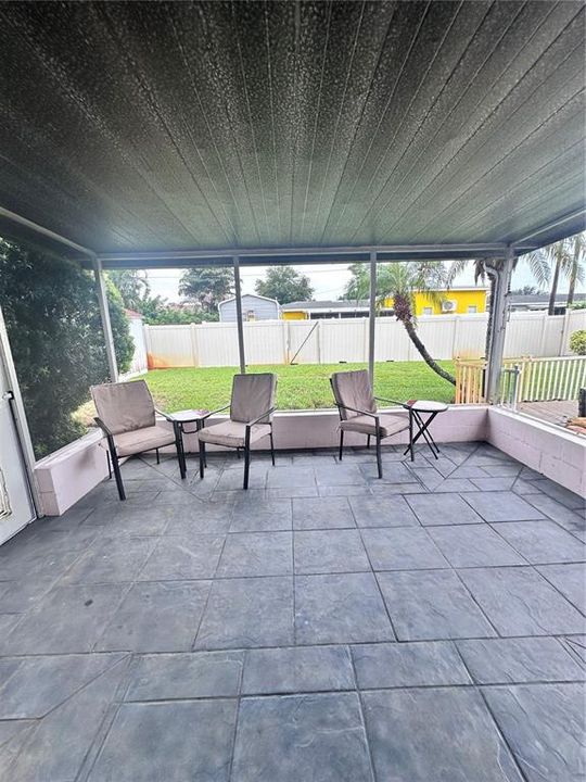 For Sale: $335,000 (2 beds, 1 baths, 1118 Square Feet)
