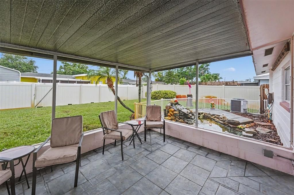 For Sale: $335,000 (2 beds, 1 baths, 1118 Square Feet)
