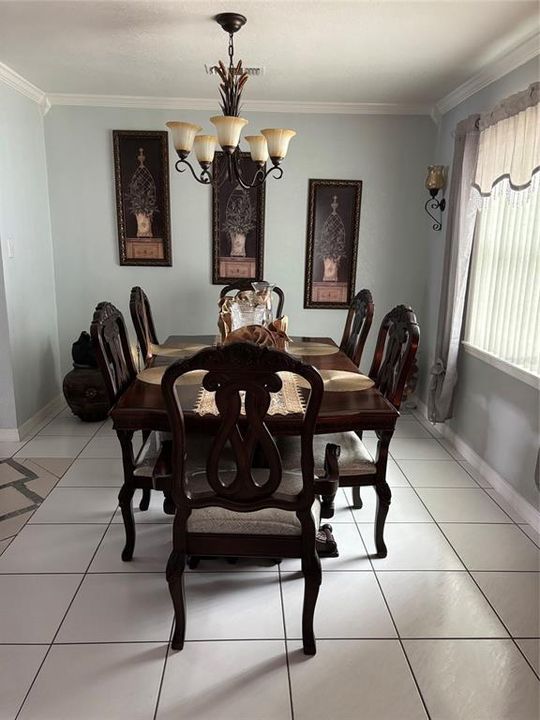 For Sale: $415,000 (4 beds, 2 baths, 1599 Square Feet)