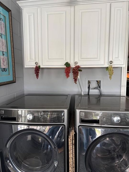 For Sale: $415,000 (4 beds, 2 baths, 1599 Square Feet)