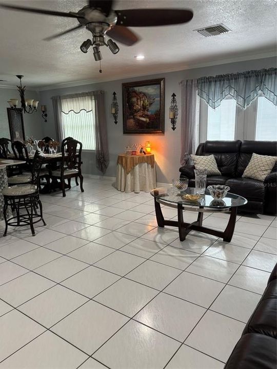 For Sale: $415,000 (4 beds, 2 baths, 1599 Square Feet)