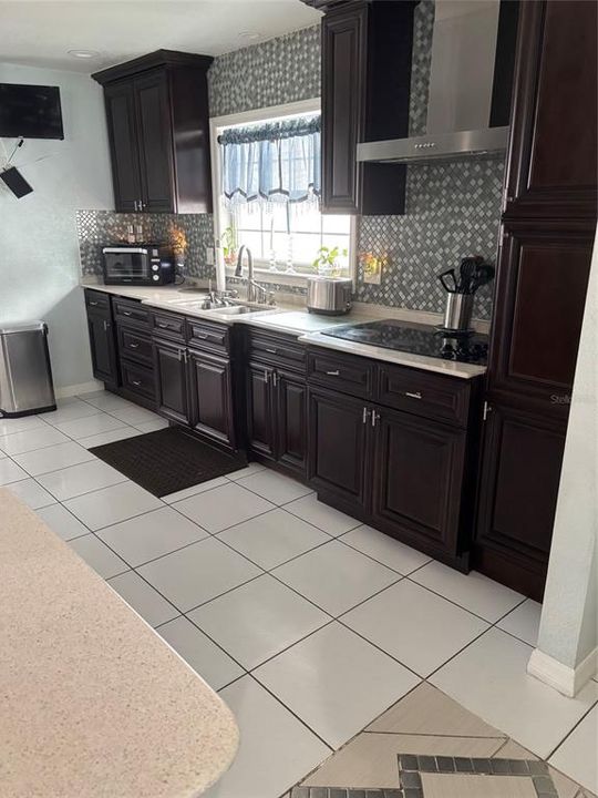 For Sale: $415,000 (4 beds, 2 baths, 1599 Square Feet)