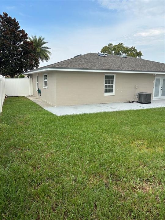 For Sale: $415,000 (4 beds, 2 baths, 1599 Square Feet)