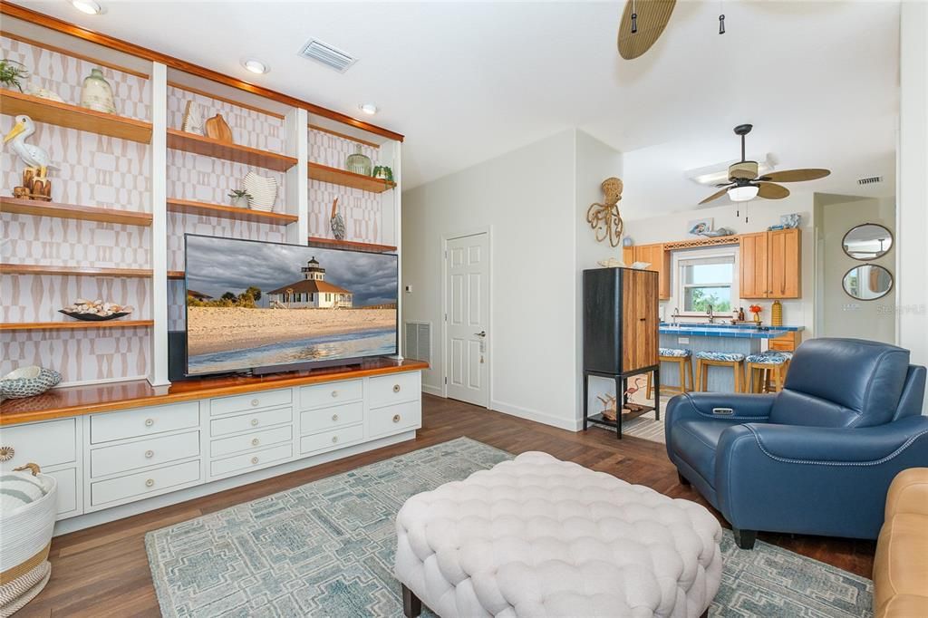 For Sale: $724,900 (3 beds, 2 baths, 1536 Square Feet)
