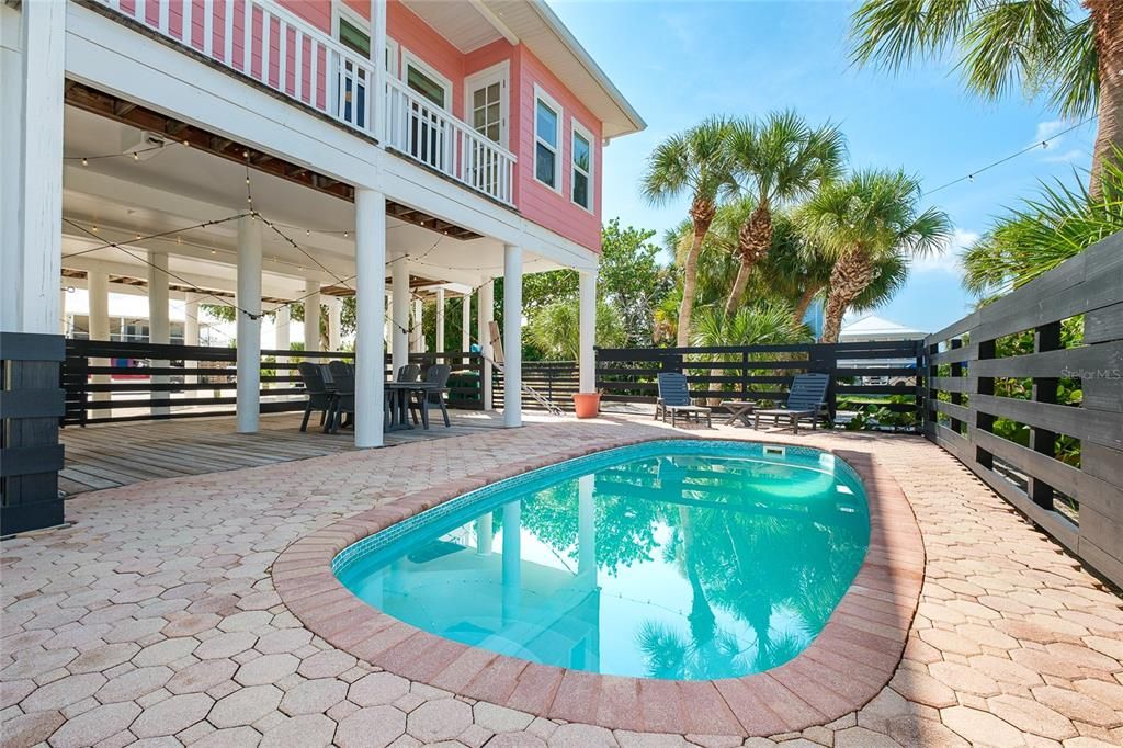 For Sale: $724,900 (3 beds, 2 baths, 1536 Square Feet)