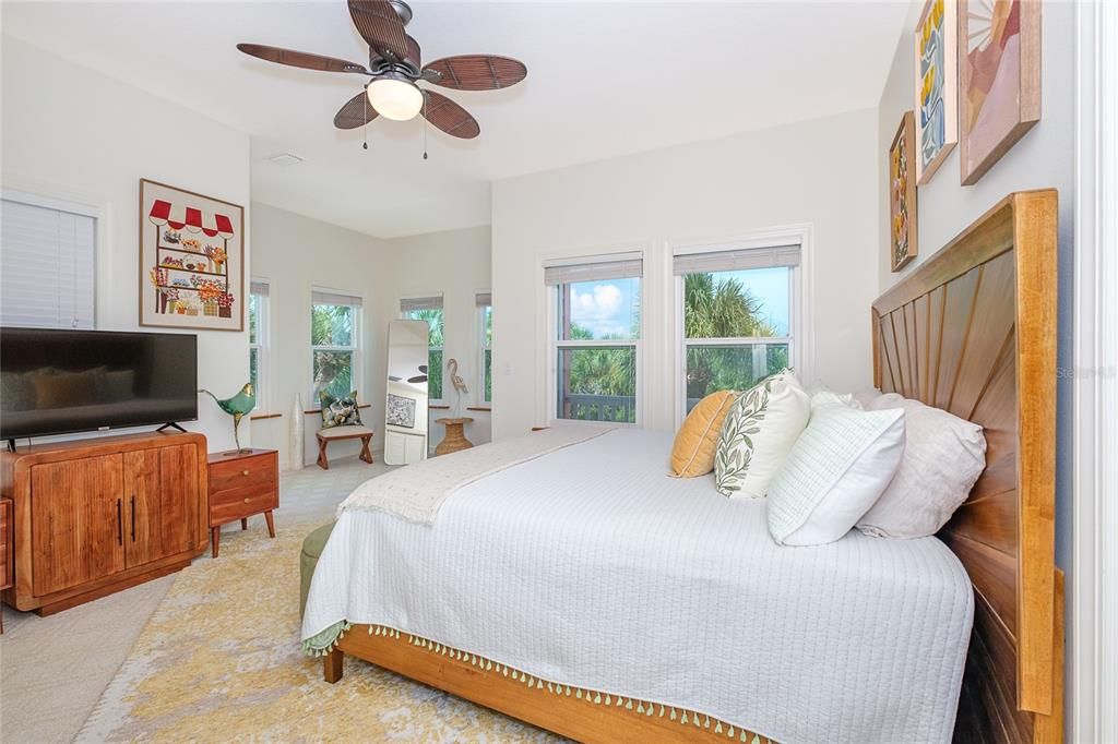 For Sale: $724,900 (3 beds, 2 baths, 1536 Square Feet)