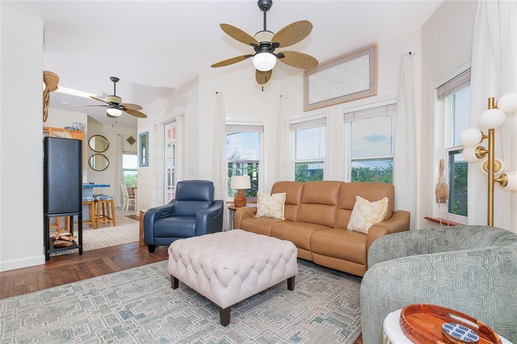 For Sale: $724,900 (3 beds, 2 baths, 1536 Square Feet)