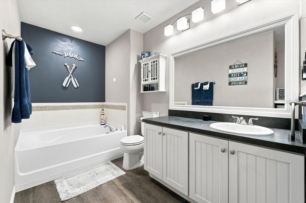 For Sale: $325,000 (4 beds, 2 baths, 1926 Square Feet)