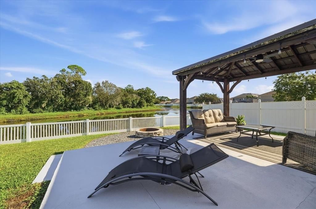 For Sale: $325,000 (4 beds, 2 baths, 1926 Square Feet)