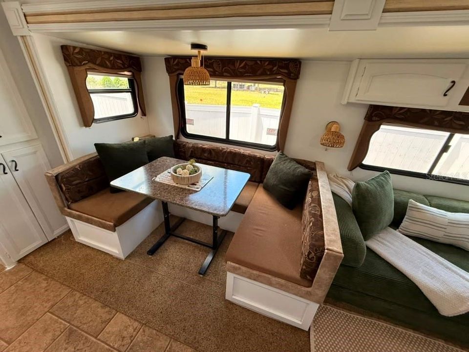 В аренду: $1,250 (2 спален, 1 ванн, 300 Квадратных фут)