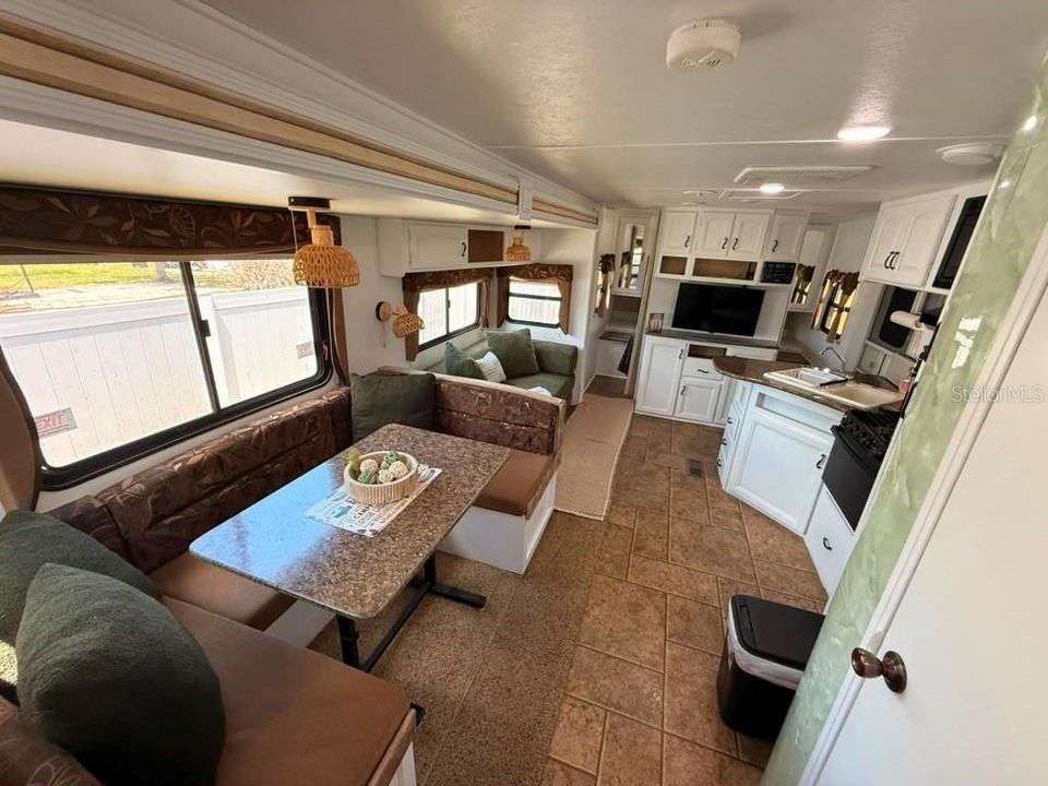 В аренду: $1,250 (2 спален, 1 ванн, 300 Квадратных фут)