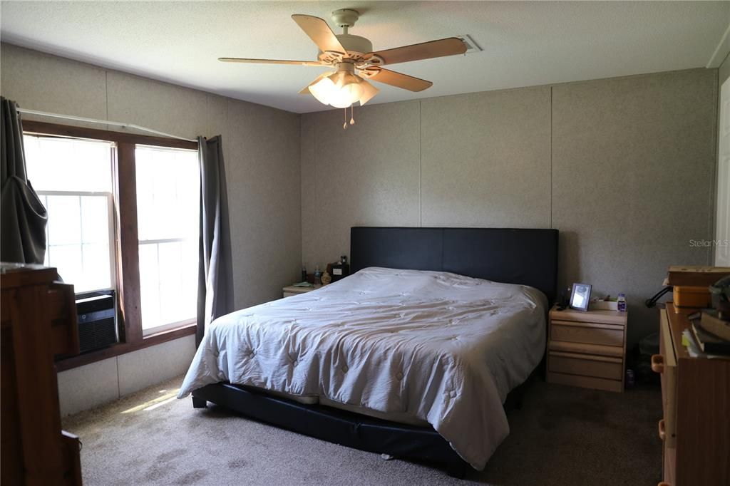 For Sale: $240,000 (3 beds, 2 baths, 1512 Square Feet)