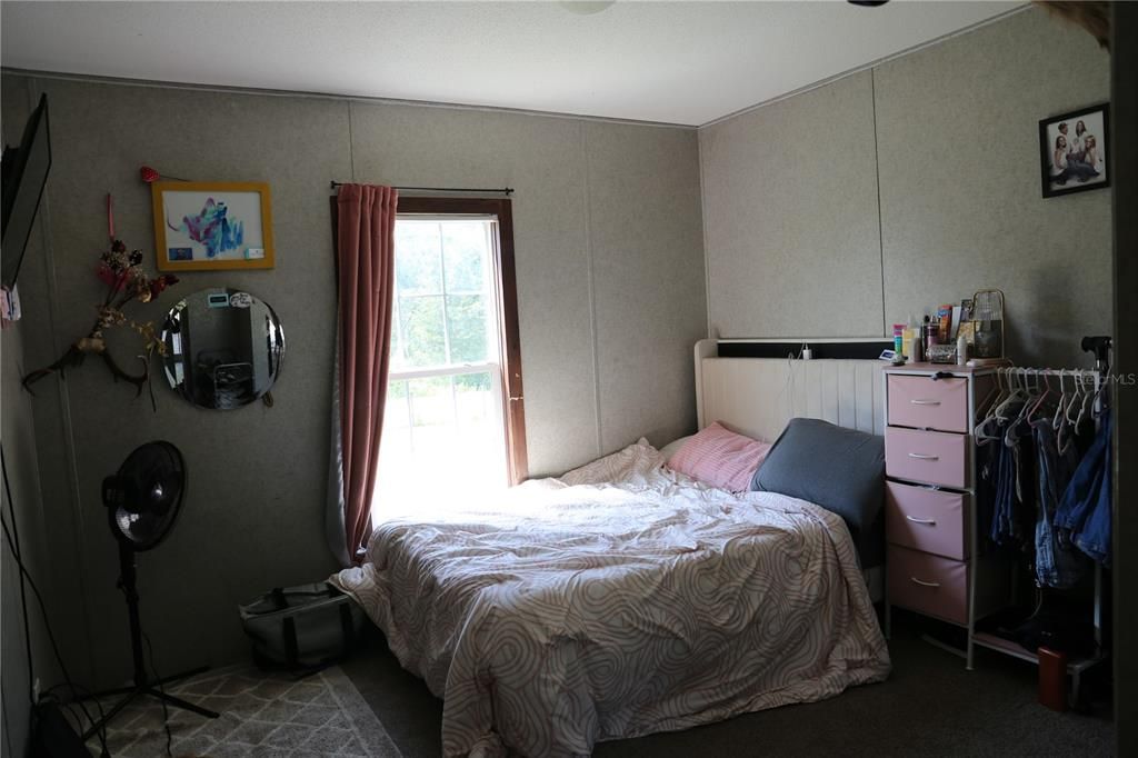 For Sale: $240,000 (3 beds, 2 baths, 1512 Square Feet)