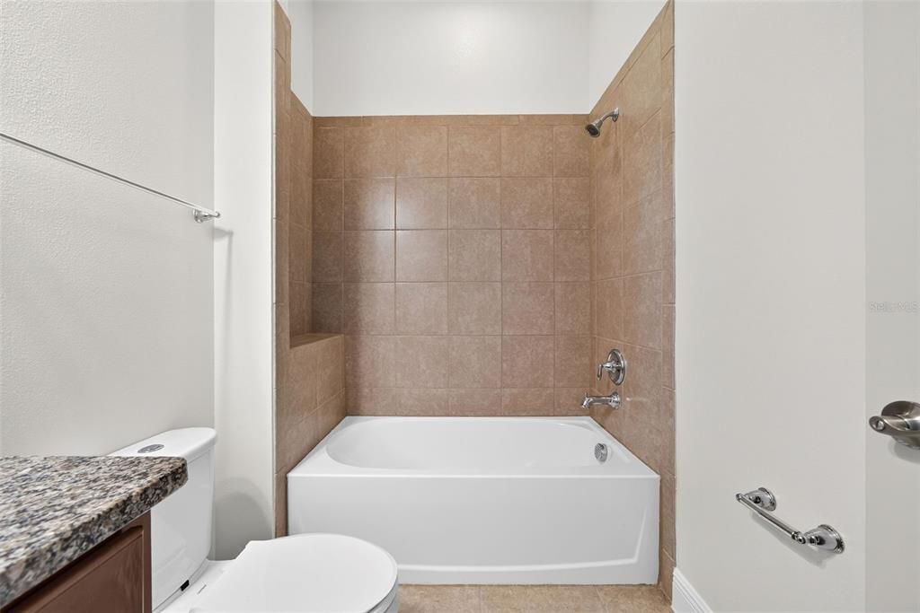 En Venta: $279,000 (2 camas, 2 baños, 1346 Pies cuadrados)