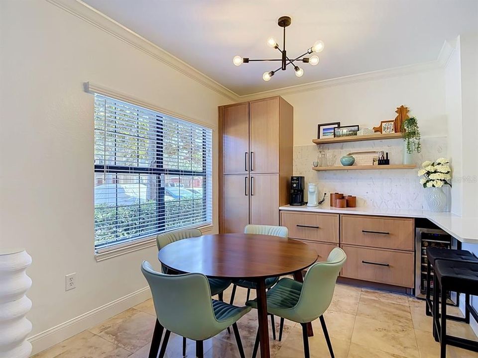 En Venta: $330,000 (3 camas, 2 baños, 1300 Pies cuadrados)