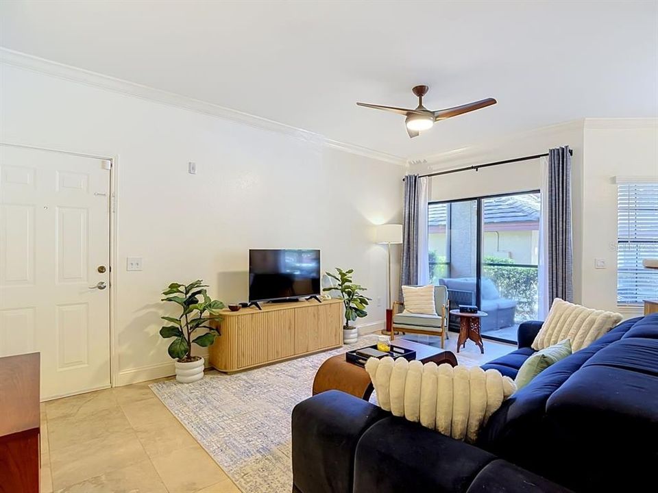 En Venta: $330,000 (3 camas, 2 baños, 1300 Pies cuadrados)