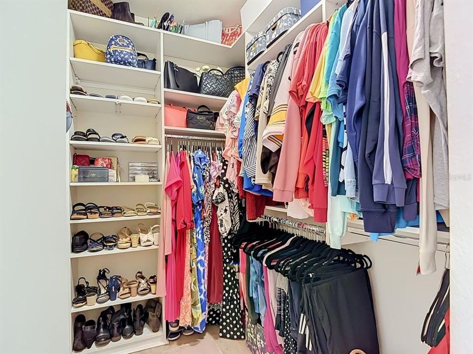 En Venta: $330,000 (3 camas, 2 baños, 1300 Pies cuadrados)