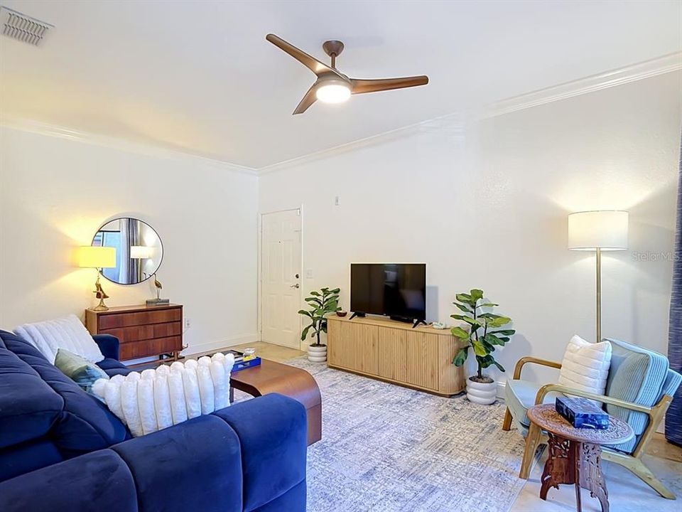 En Venta: $330,000 (3 camas, 2 baños, 1300 Pies cuadrados)
