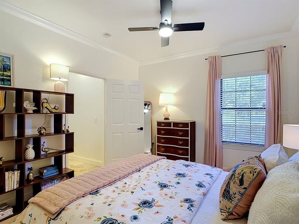 En Venta: $330,000 (3 camas, 2 baños, 1300 Pies cuadrados)