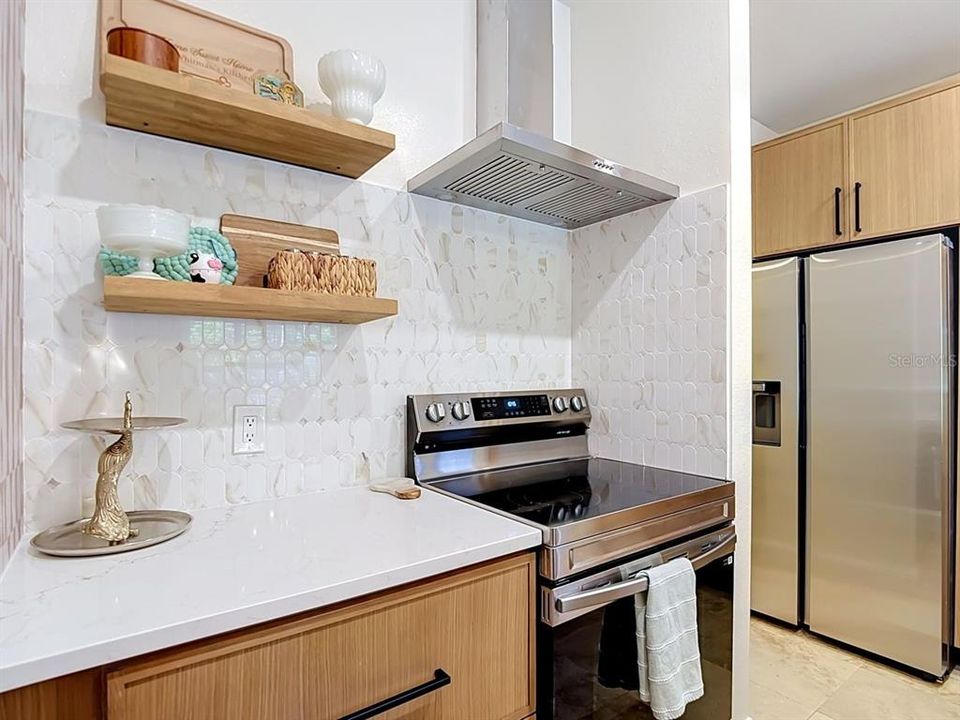 En Venta: $330,000 (3 camas, 2 baños, 1300 Pies cuadrados)