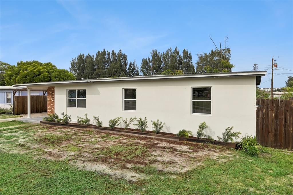 For Sale: $265,000 (2 beds, 2 baths, 1732 Square Feet)