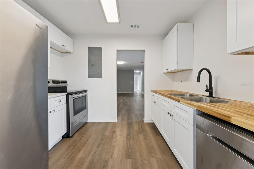 For Sale: $265,000 (2 beds, 2 baths, 1732 Square Feet)