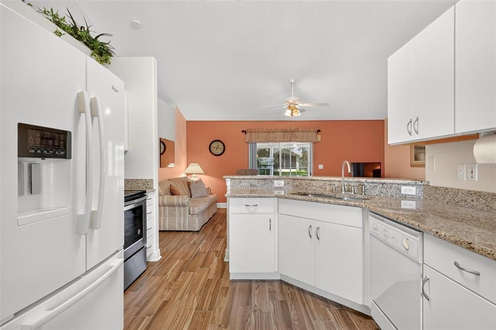 Active With Contract: $315,000 (3 beds, 2 baths, 1241 Square Feet)