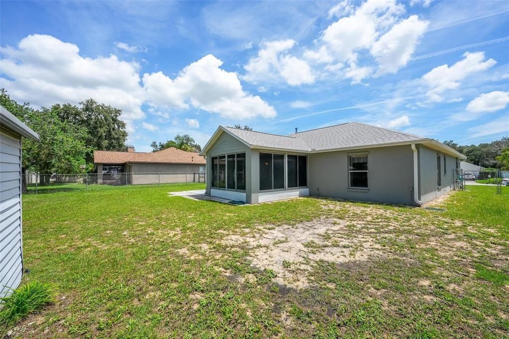 Active With Contract: $315,000 (3 beds, 2 baths, 1241 Square Feet)