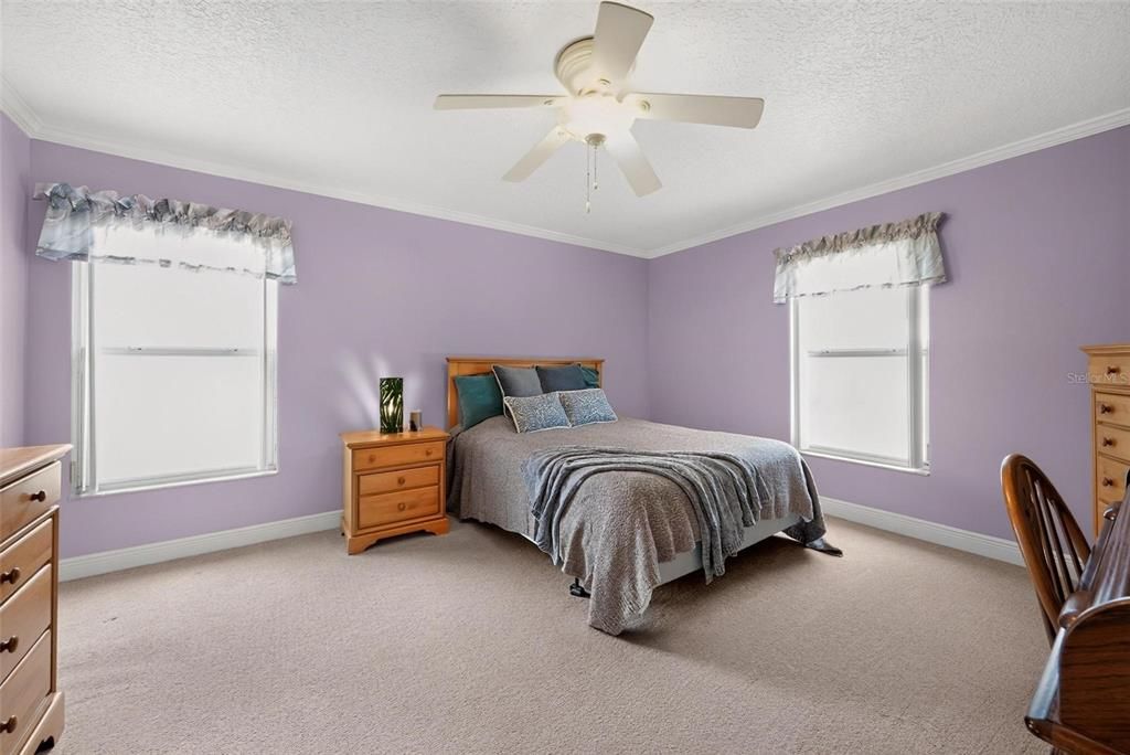 Active With Contract: $315,000 (3 beds, 2 baths, 1241 Square Feet)
